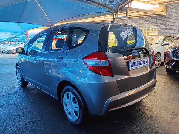 2012-Honda-Jazz-13-Trend image:4