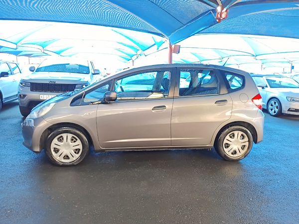 2012-Honda-Jazz-13-Trend image:5