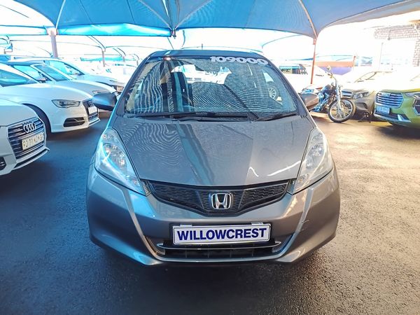 2012-Honda-Jazz-13-Trend image:6