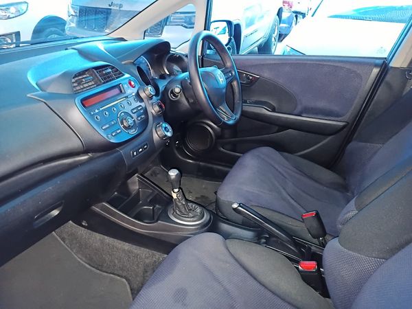 2012-Honda-Jazz-13-Trend image:8
