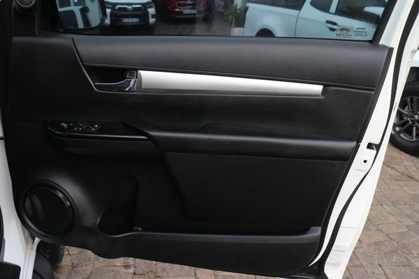 2016-Toyota-Hilux-28-GD-6-Raised-Body-Raider-Extended-Cab image:17