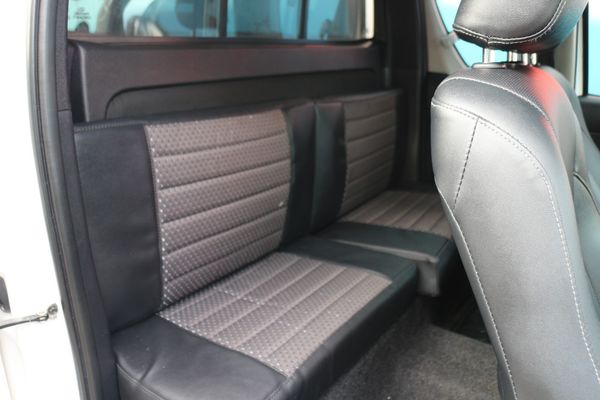 2016-Toyota-Hilux-28-GD-6-Raised-Body-Raider-Extended-Cab image:6