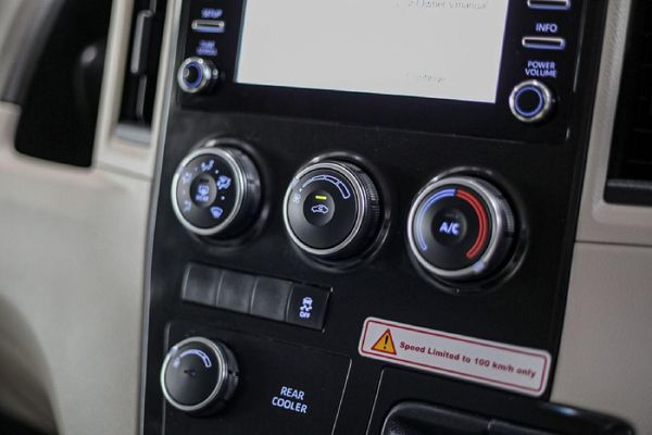 2023-Toyota-Quantum-28-GL-11-seat image:18