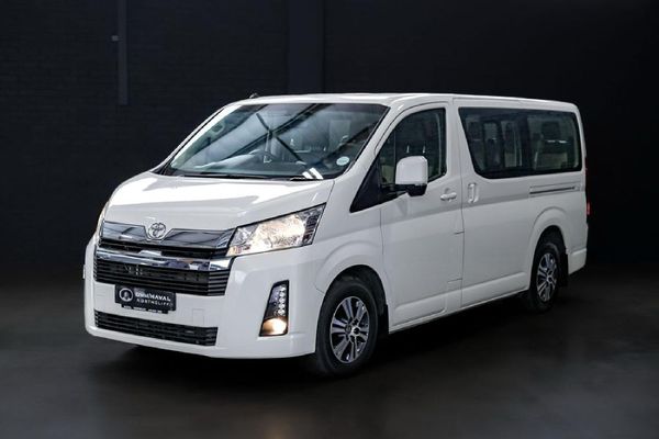 2023-Toyota-Quantum-28-GL-11-seat image:1