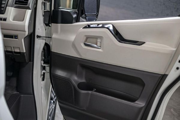 2023-Toyota-Quantum-28-GL-11-seat image:24