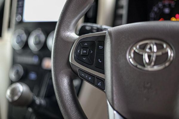 2023-Toyota-Quantum-28-GL-11-seat image:25
