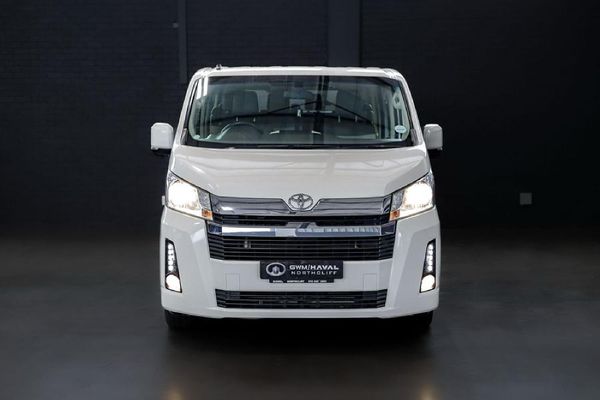 2023-Toyota-Quantum-28-GL-11-seat image:2