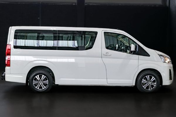 2023-Toyota-Quantum-28-GL-11-seat image:7