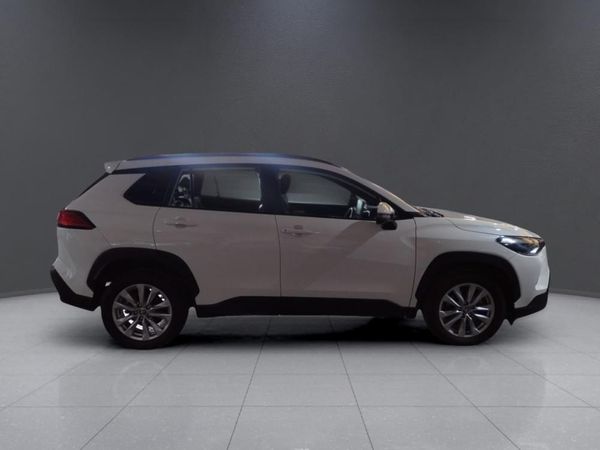 2025-Toyota-Corolla-Cross-18-XS image:7