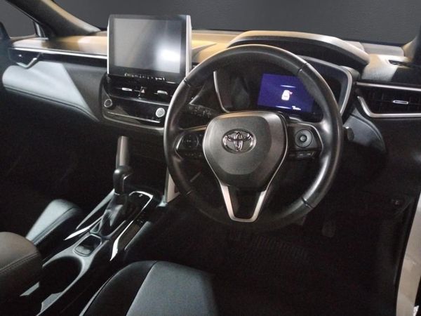 2025-Toyota-Corolla-Cross-18-XS image:8