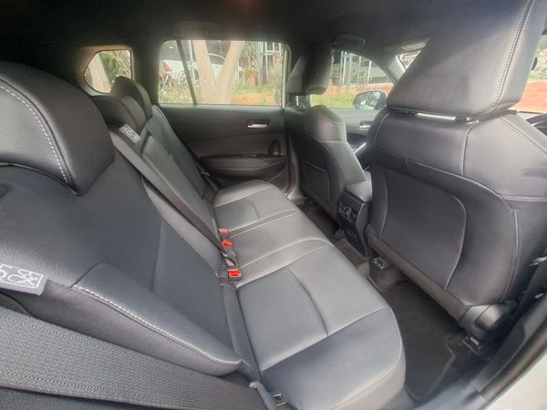 2026-Toyota-Corolla-Cross-18-XS-Hybrid image:10