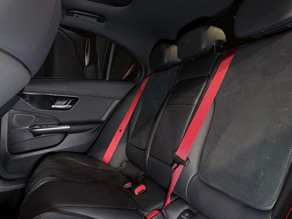 2023-Mercedes-Benz-C-Class-C-220-Bluetec-AMG-Line-Auto image:10