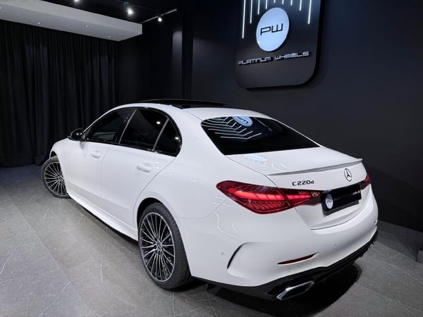 2023-Mercedes-Benz-C-Class-C-220-Bluetec-AMG-Line-Auto image:4
