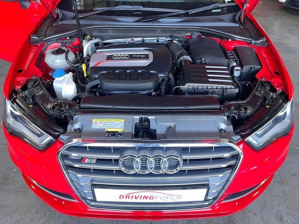 2014-Audi-S3-Sportback-quattro-Auto image:11