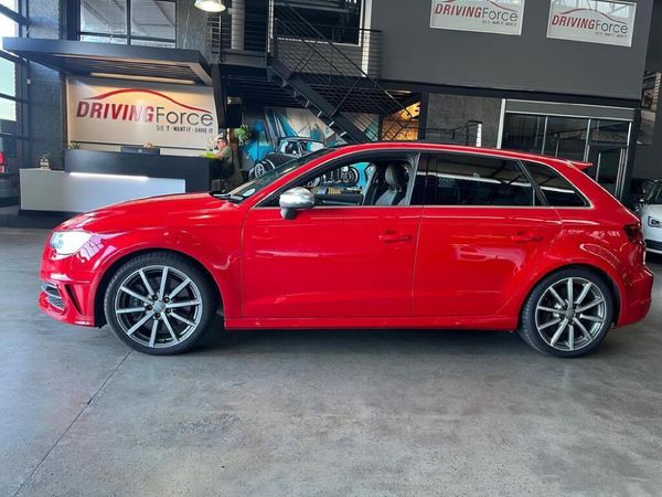 2014-Audi-S3-Sportback-quattro-Auto image:1