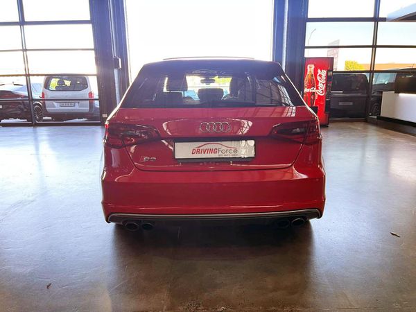 2014-Audi-S3-Sportback-quattro-Auto image:3