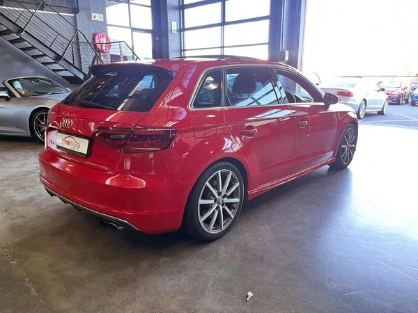 2014-Audi-S3-Sportback-quattro-Auto image:4