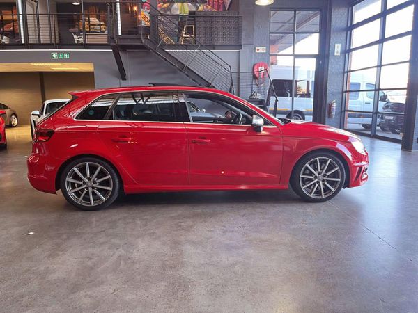 2014-Audi-S3-Sportback-quattro-Auto image:5