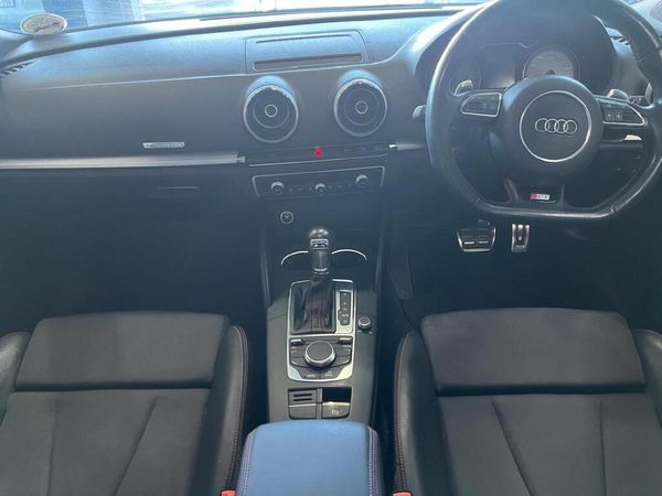 2014-Audi-S3-Sportback-quattro-Auto image:8