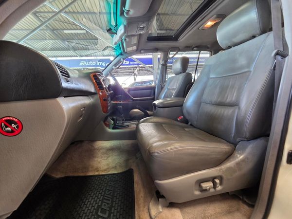 2006-Toyota-Land-Cruiser-100-42-TD-VX-Auto image:10