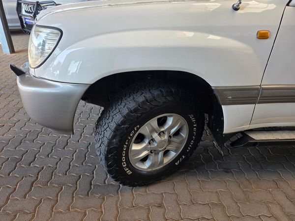 2006-Toyota-Land-Cruiser-100-42-TD-VX-Auto image:16