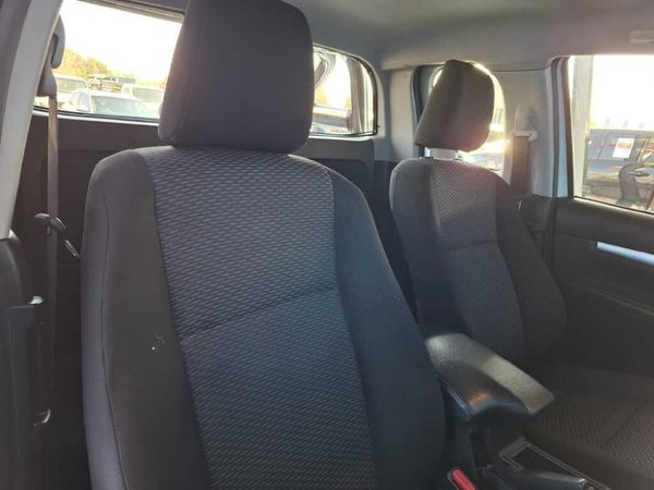 2021-Toyota-Hilux-24-GD-6-Raised-Body-Raider-Auto-Extended-Cab image:17