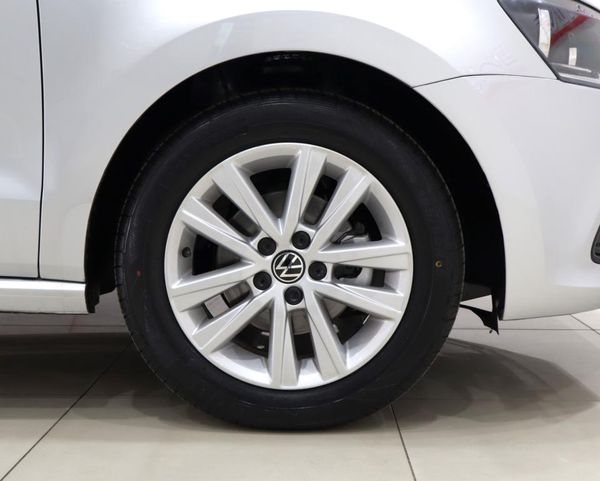 2023-Volkswagen-Polo-Vivo-14-Trendline-5-dr image:7
