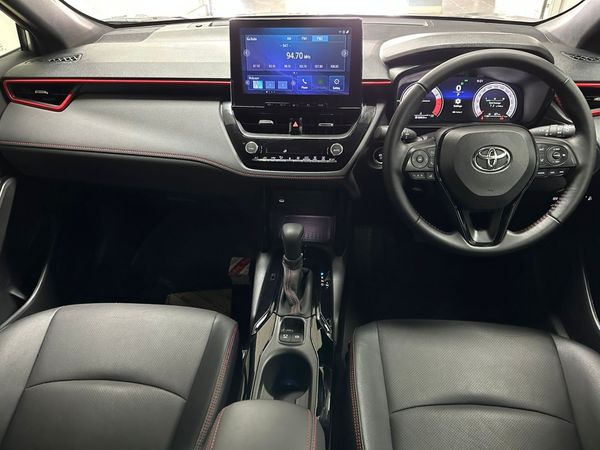 2025-Toyota-Corolla-Cross-18-GR-S image:9