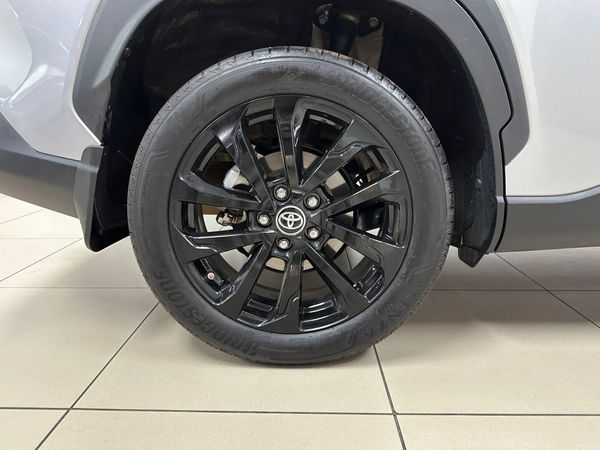 2025-Toyota-Corolla-Cross-18-GR-S image:15
