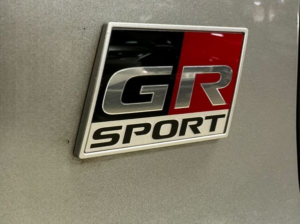 2025-Toyota-Corolla-Cross-18-GR-S image:18