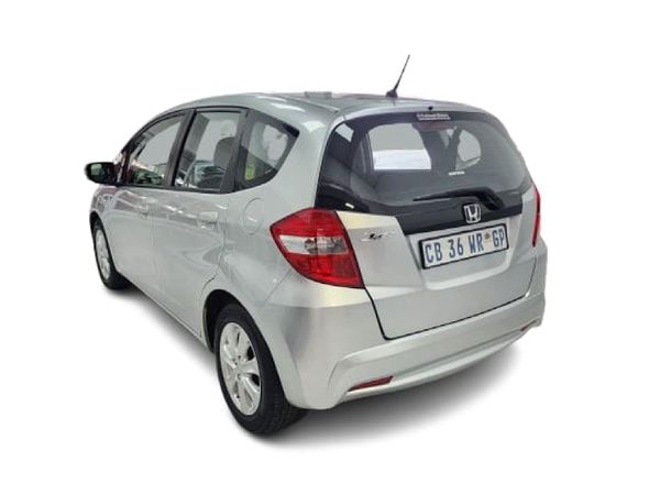 2012-Honda-Jazz-13-Comfort image:3