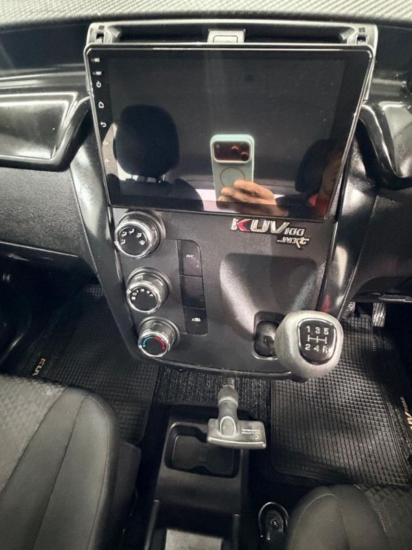 2022-Mahindra-KUV-100-12-K2-Dare image:8