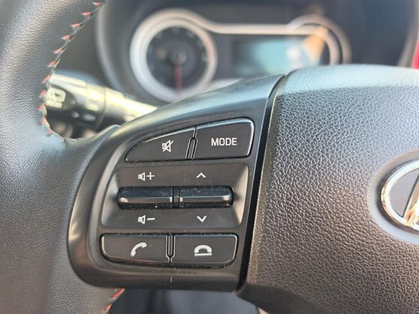 2022-Hyundai-Grand-i10-10-Fluid image:8