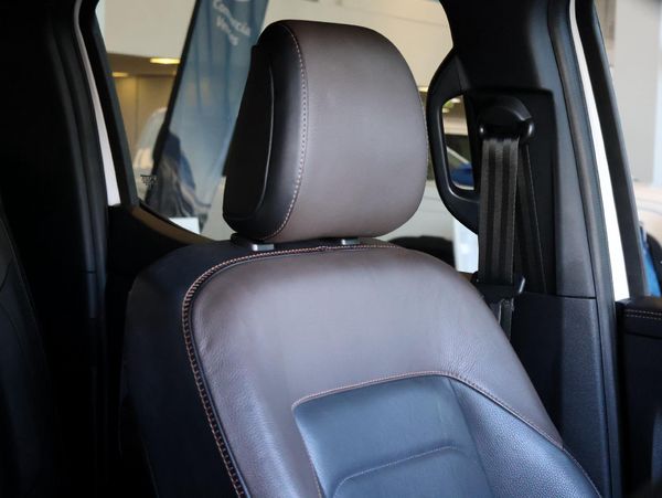 2023-Volkswagen-Amarok-20-BiTDI-154kW-4Motion-Panamericana-Auto-Double-C image:15