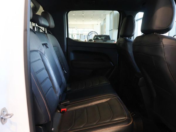 2023-Volkswagen-Amarok-20-BiTDI-154kW-4Motion-Panamericana-Auto-Double-C image:8