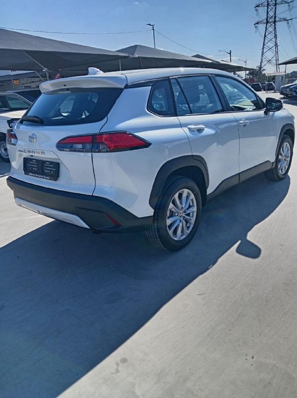 2026-Toyota-Corolla-Cross-18-XI image:1