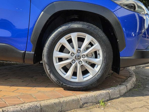 2023-Toyota-Corolla-Cross-18-XI image:15