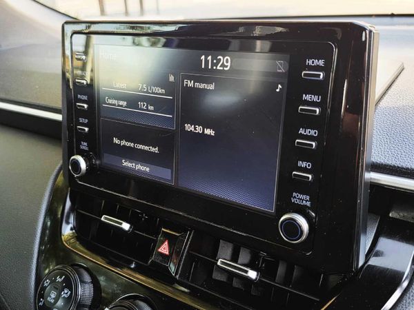 2023-Toyota-Corolla-Cross-18-XI image:6