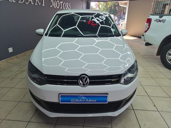 2012-Volkswagen-Polo-16-Comfortline-5-dr image:1