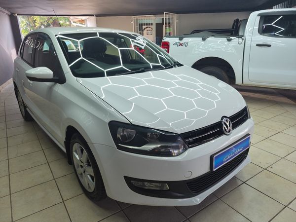 2012-Volkswagen-Polo-16-Comfortline-5-dr image:2