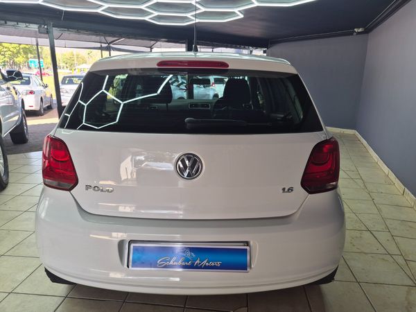 2012-Volkswagen-Polo-16-Comfortline-5-dr image:4