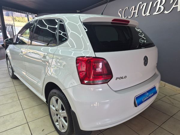 2012-Volkswagen-Polo-16-Comfortline-5-dr image:5