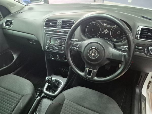 2012-Volkswagen-Polo-16-Comfortline-5-dr image:6
