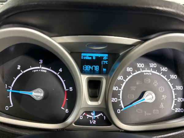 2015-Ford-EcoSport-15-TDCi-Titanium image:2