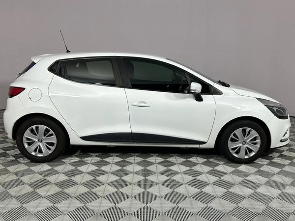 2017-Renault-Clio-IV-900T-Authentique-5-dr-66kW image:16