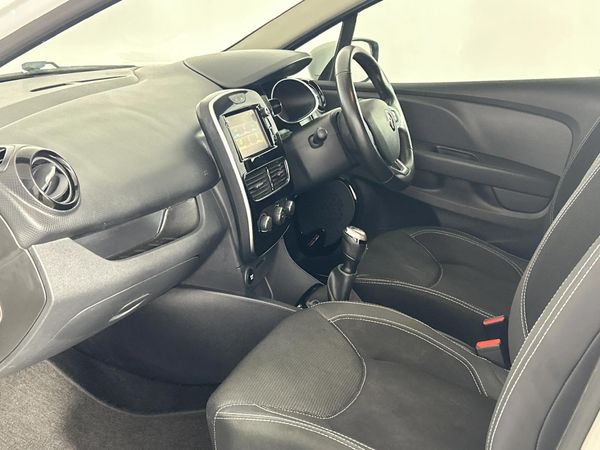 2017-Renault-Clio-IV-900T-Authentique-5-dr-66kW image:8