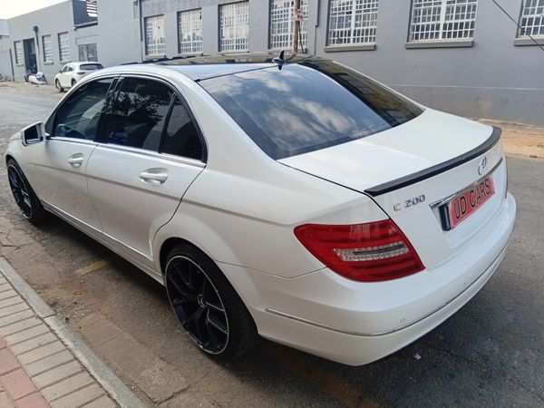 2012-Mercedes-Benz-C-Class-C-180-BE-Estate-Avantgarde-Auto image:5