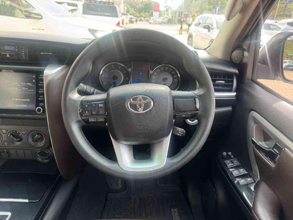 2020-Toyota-Fortuner-24-GD-6-4x4-Auto image:10
