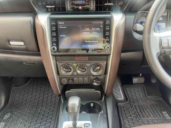 2020-Toyota-Fortuner-24-GD-6-4x4-Auto image:11