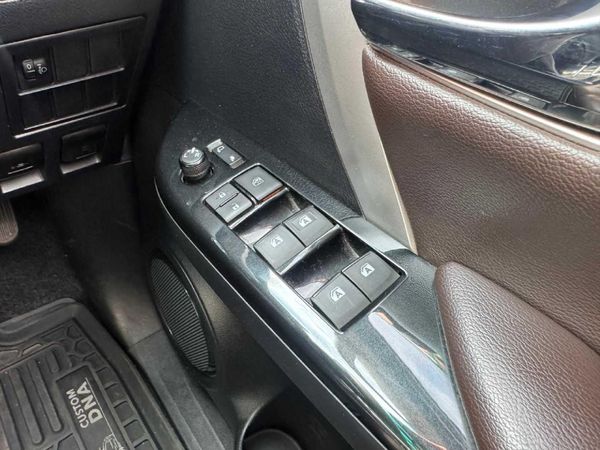 2020-Toyota-Fortuner-24-GD-6-4x4-Auto image:15